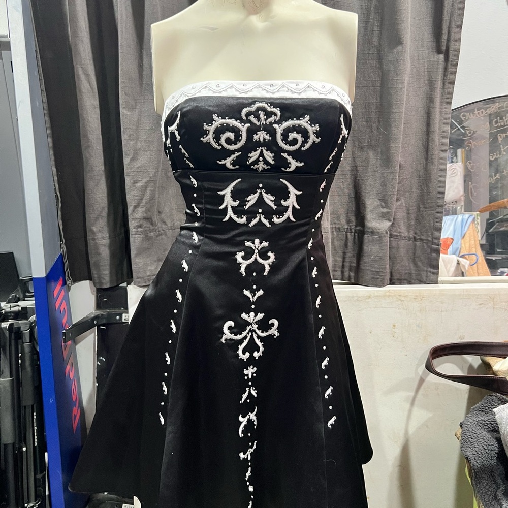 Elegant Black and White Strapless Dress